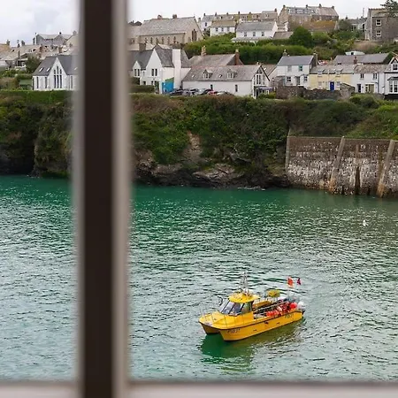 White House Cottage, Bay Holidays *