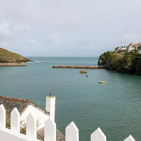 White House Cottage, Bay Holidays Port Isaac